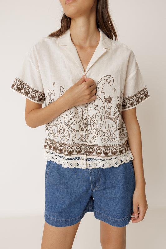 SHIRT WITH CONTRAST EMBROIDERY 2