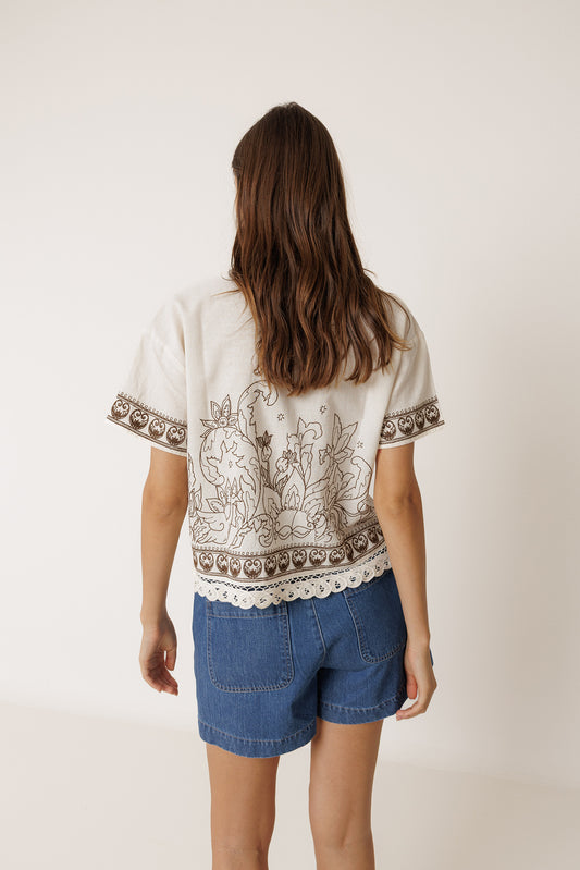 SHIRT WITH CONTRAST EMBROIDERY 4