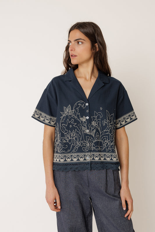 SHIRT WITH CONTRAST EMBROIDERY 1