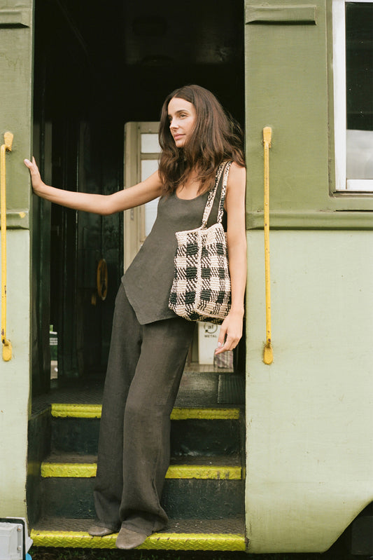 LINEN TOP WITH ASYMMETRICAL HEM 3