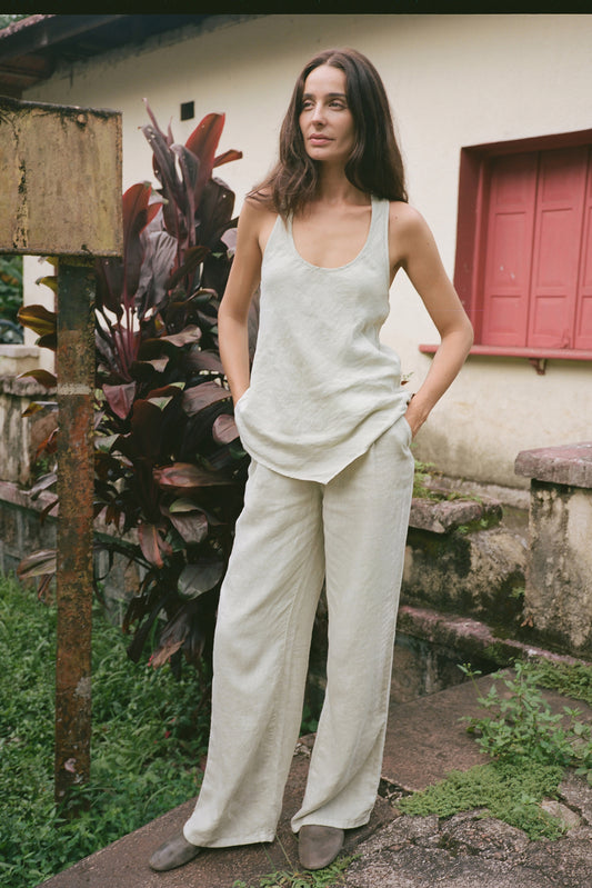 LINEN PANTS WITH PLEATS 1