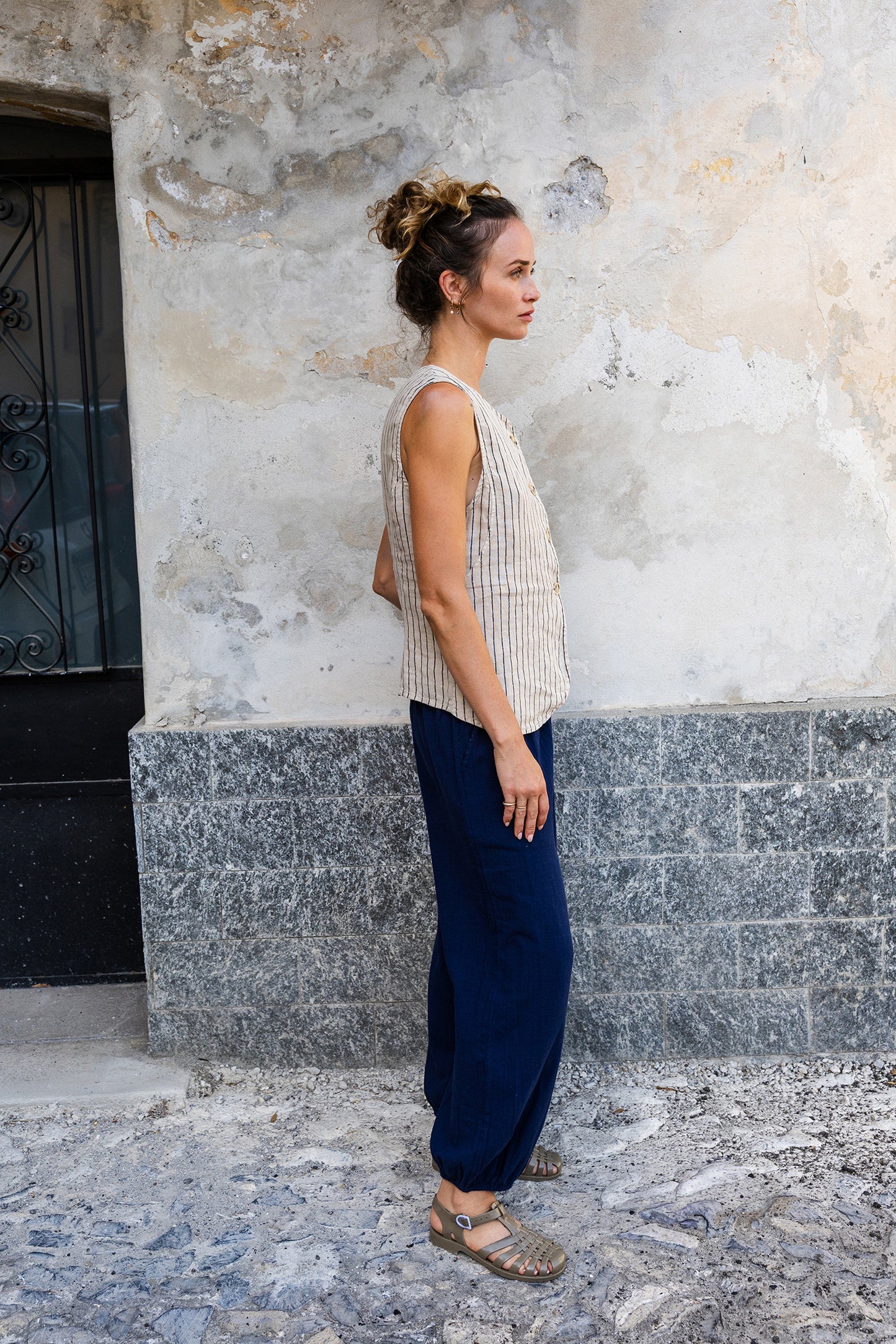 STRIPED LINEN VEST