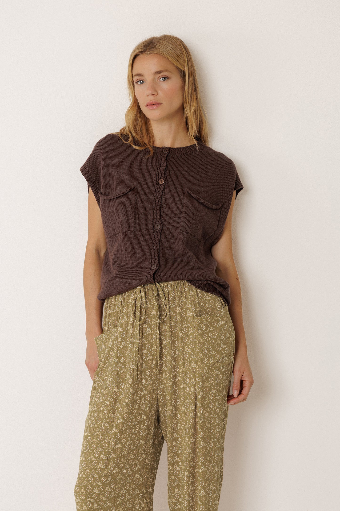 BOXY VEST WITH POCKETS