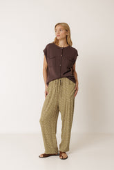 BOXY VEST WITH POCKETS