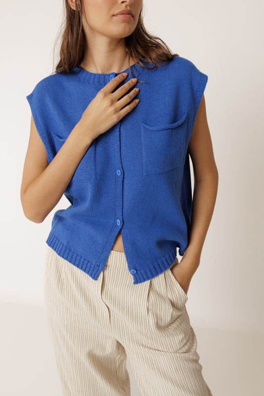 BOXY VEST WITH POCKETS 1