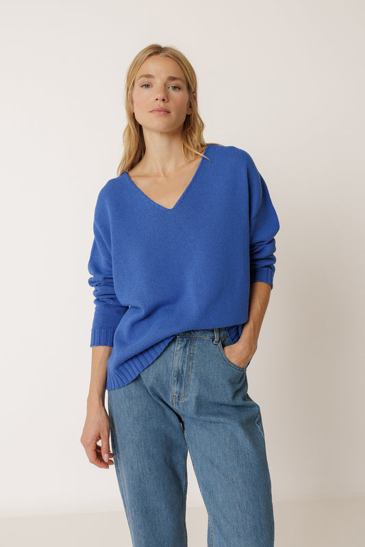 PLUNGE-NECK SWEATER 1