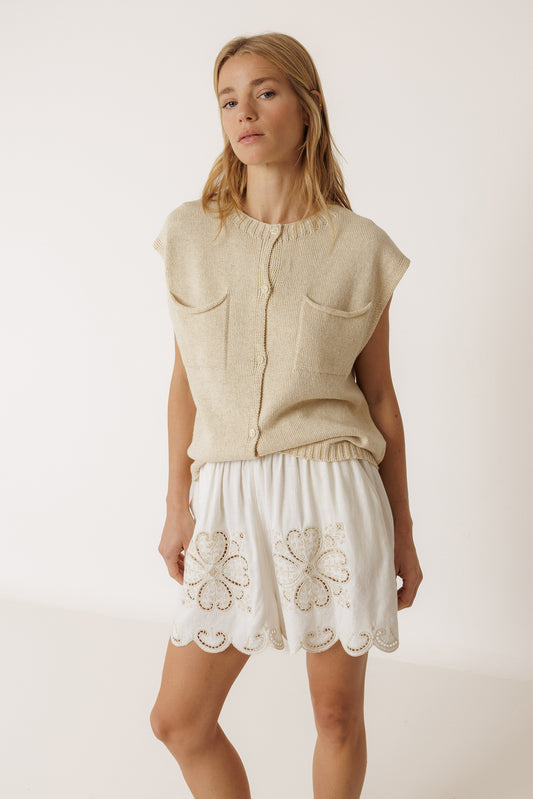 SCALLOPED EMBROIDERY SHORT 1