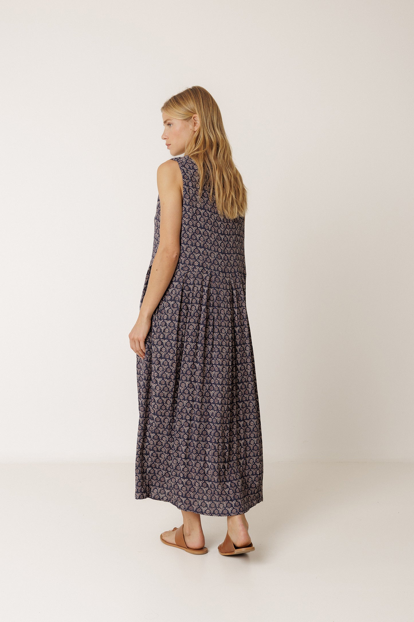MULTIPOSITION BLOCK-PRINT DRESS