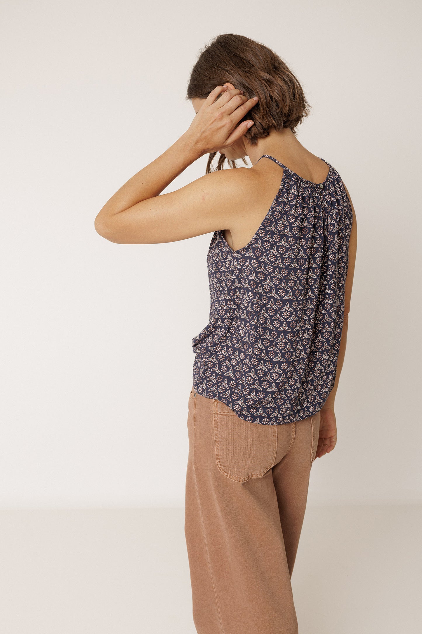 STRAPPY VISCOSE TOP