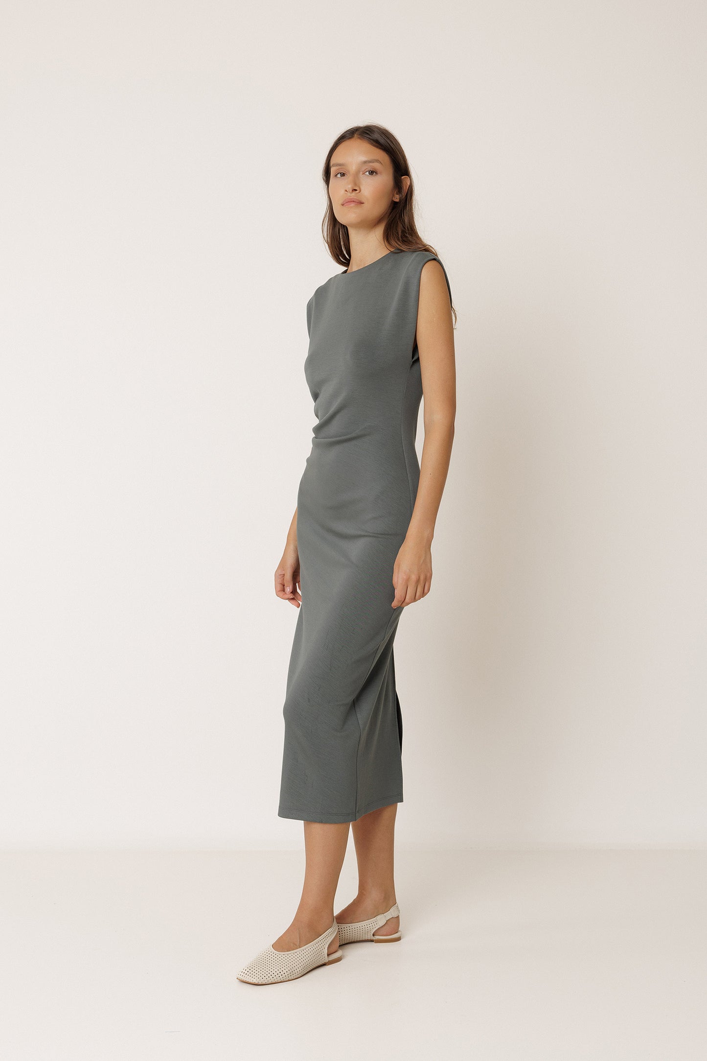 FITTED PLEATED DRESS