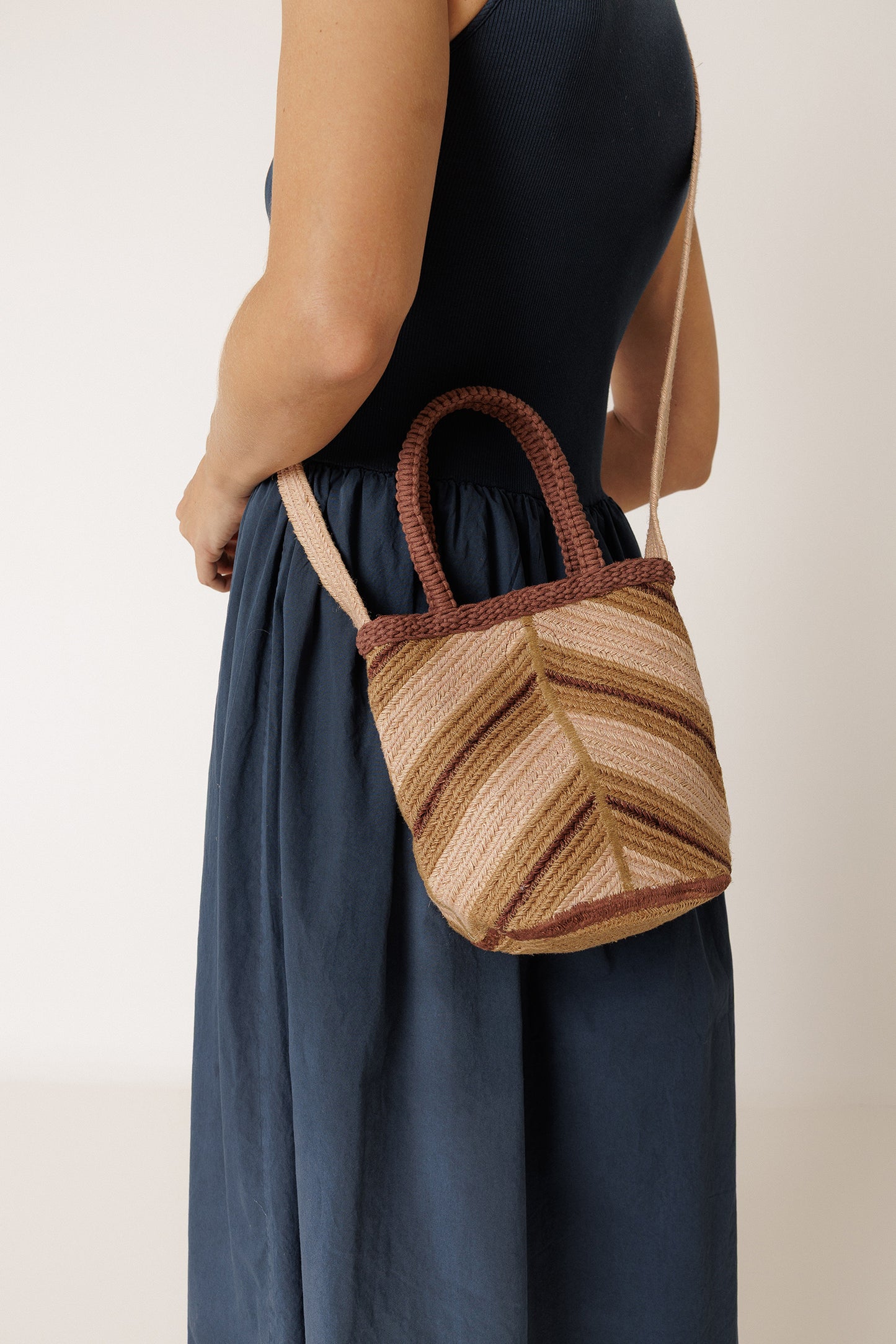 MINI RAFFIA BONBONNIERE BAG