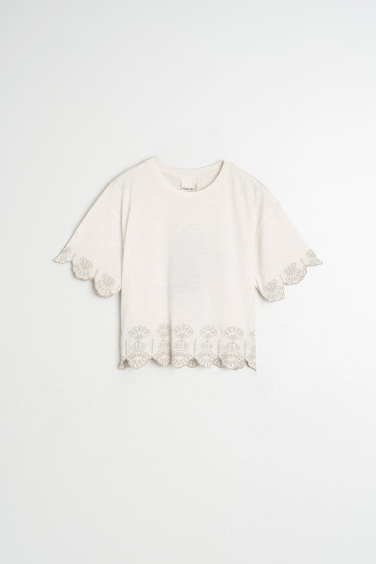 BOXY EMBROIDERED TEE 6
