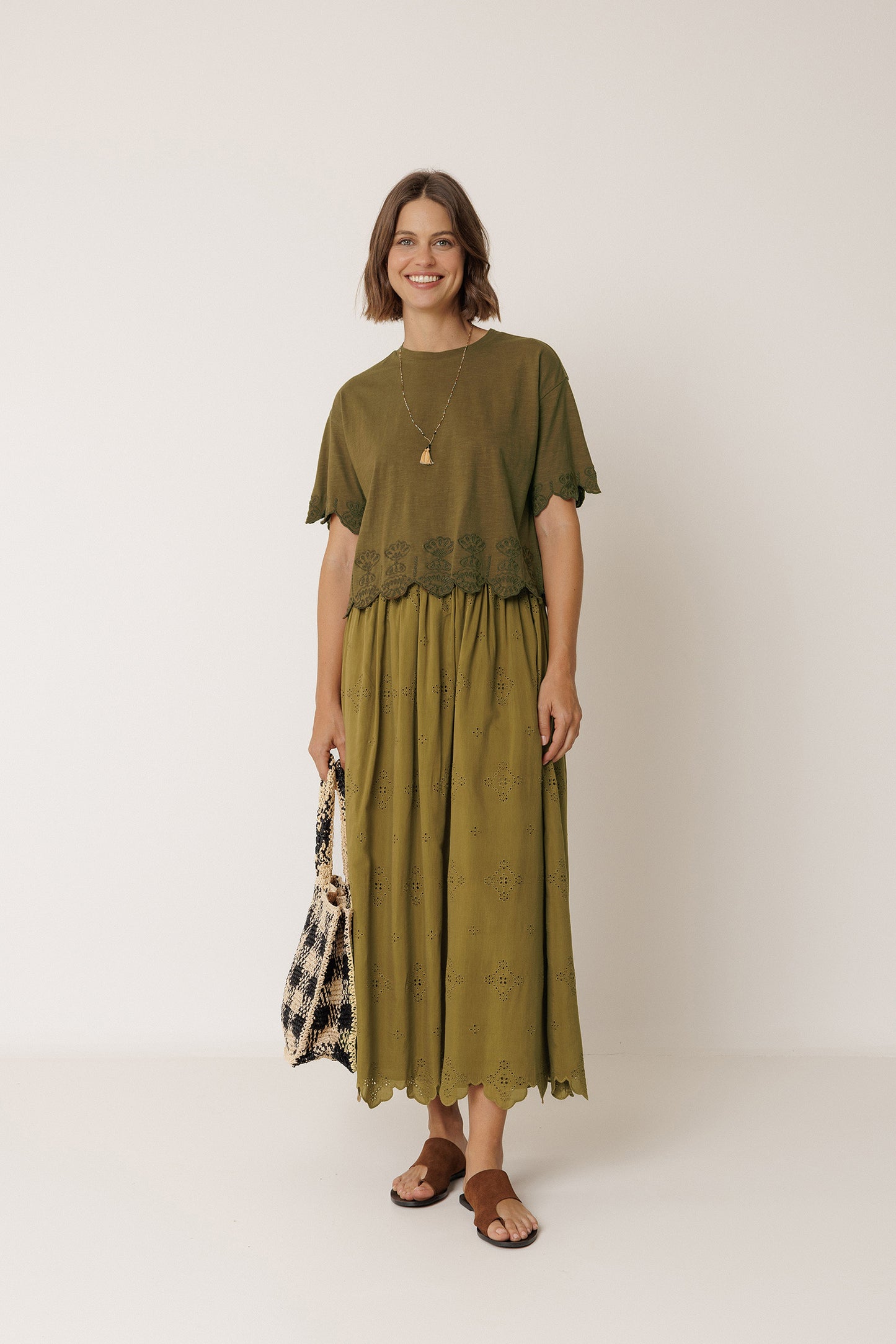 BOXY EMBROIDERED TEE