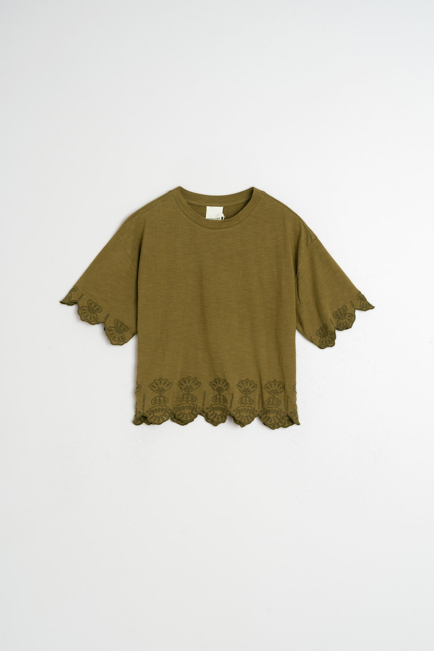 BOXY EMBROIDERED TEE