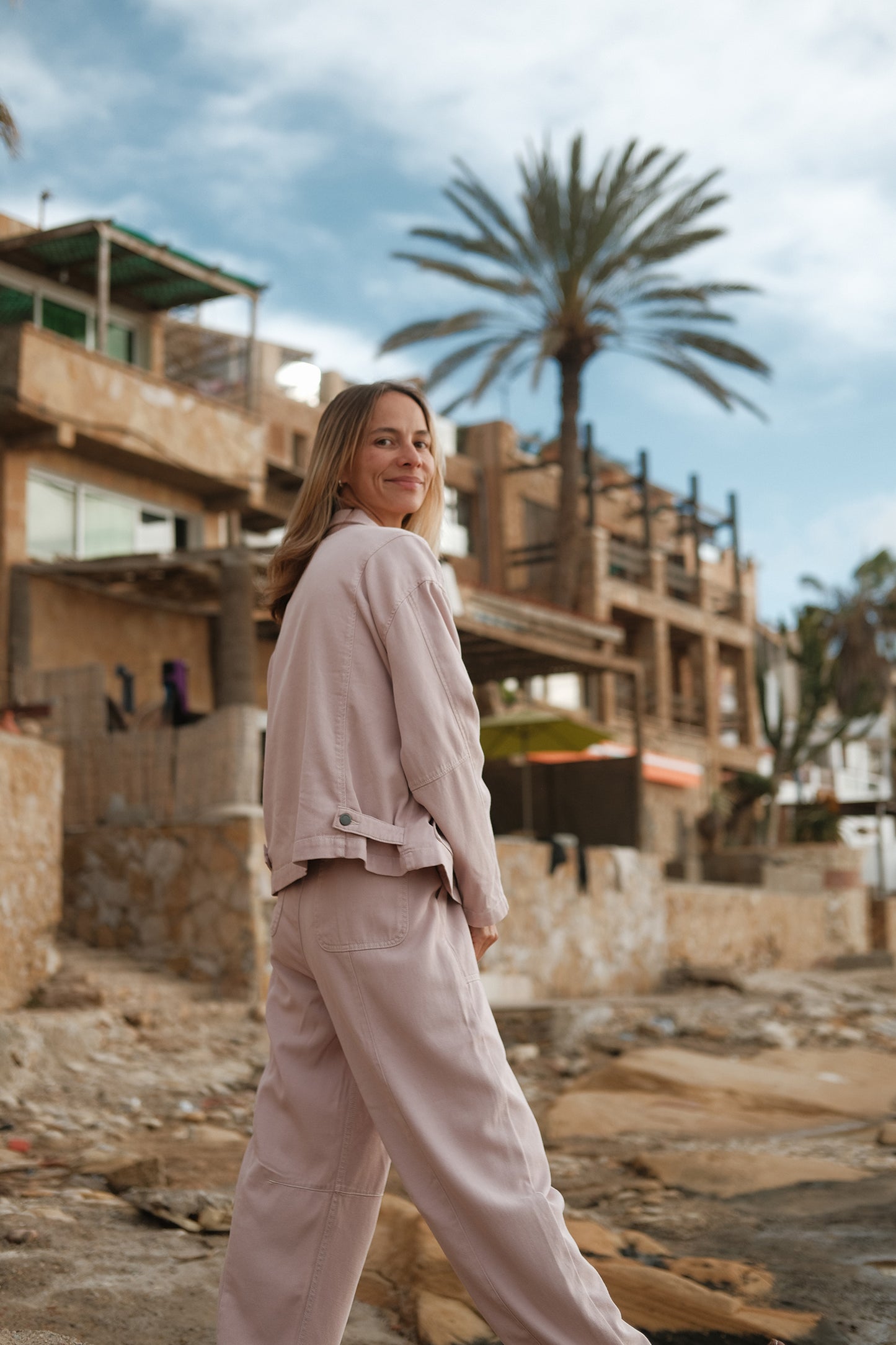 HUNTING JACKET WITH LARGE POCKETS